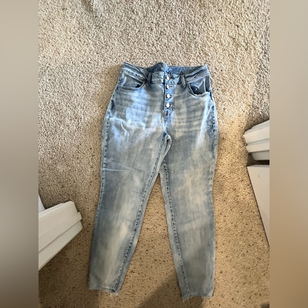 Women’s Maurice’s light wash jeans L large short button up distressed - Picture 1 of 10